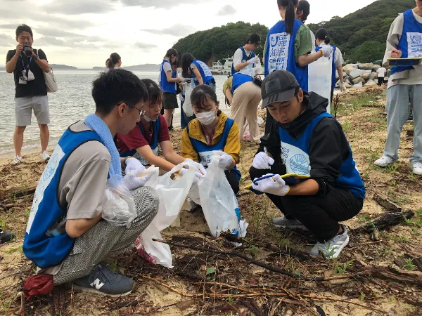 香川大学「かがわBridgeプロジェクト」連携 離島海ごみ清掃活動を開催しました！ 